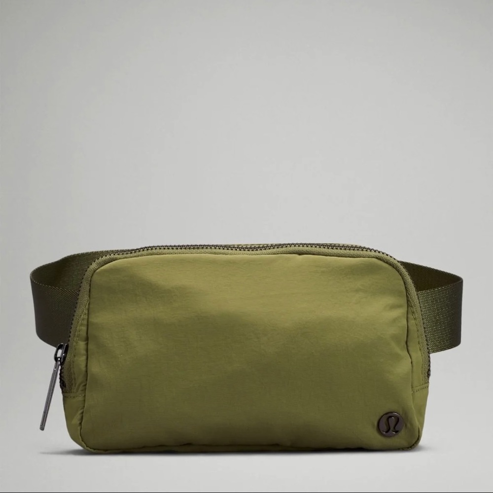 Lululemon Everywhere Belt Bag